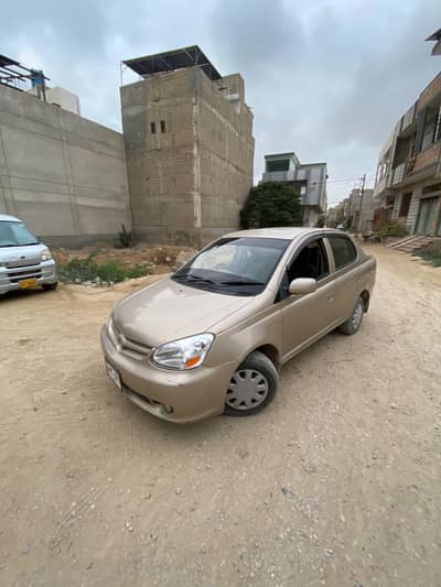 Toyota Platz 2003