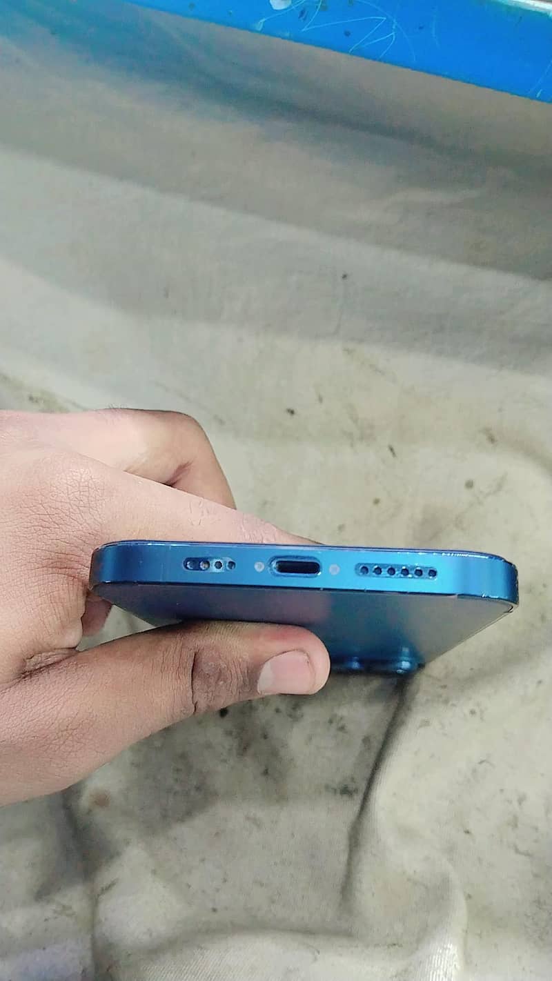 Apple iPhone 12 Pro Max 4