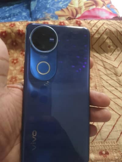 Vivo V50