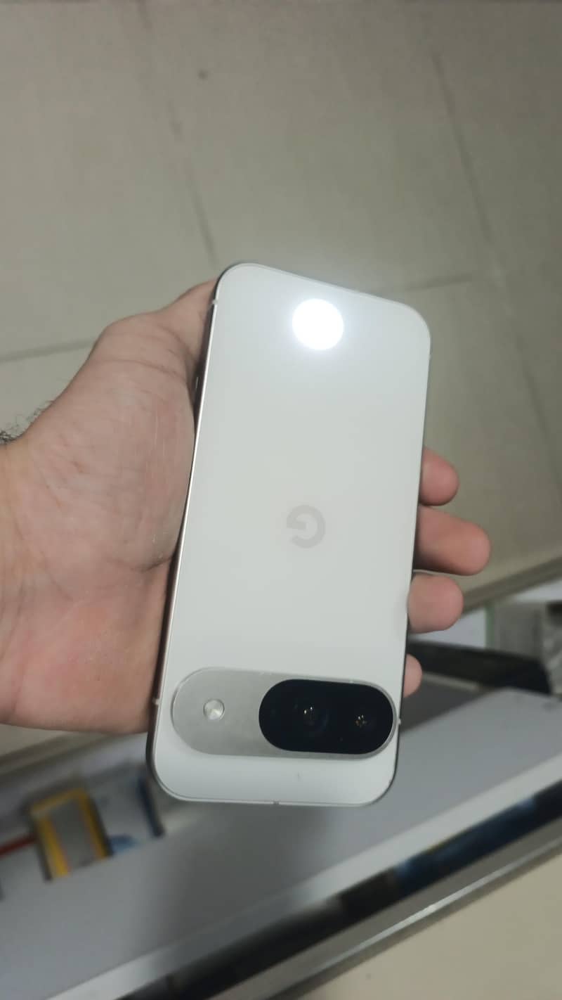 Google Pixel 9 3