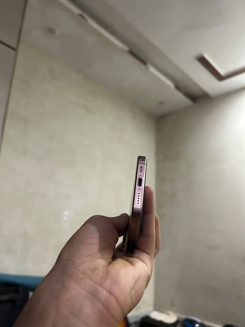Apple iPhone 16 Pro 6