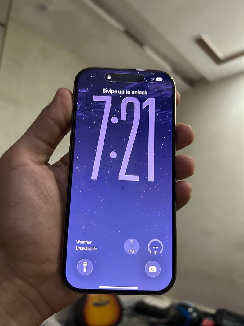 Apple iPhone 16 Pro 9