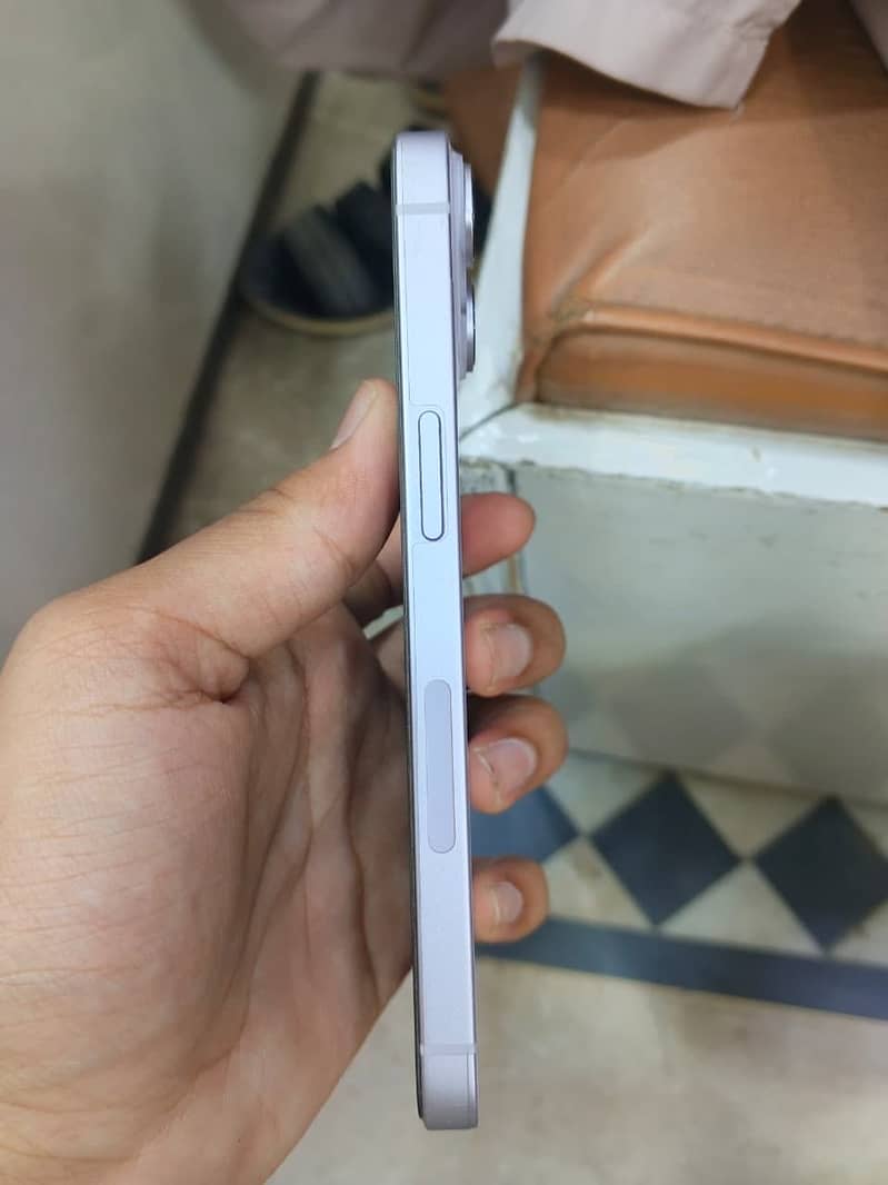 Apple iPhone 14 3