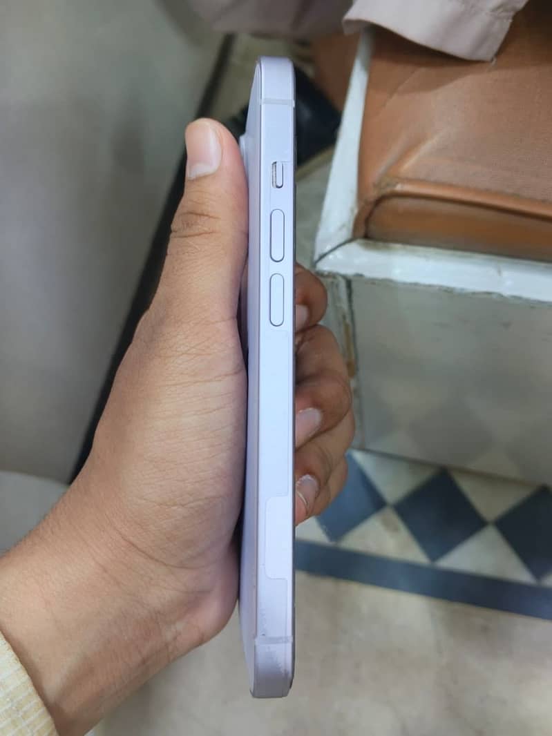 Apple iPhone 14 4