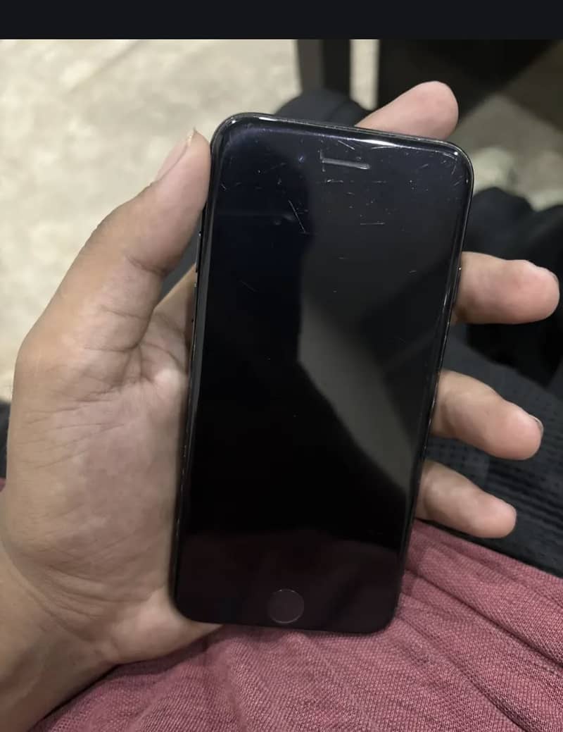 Apple iPhone 7 2