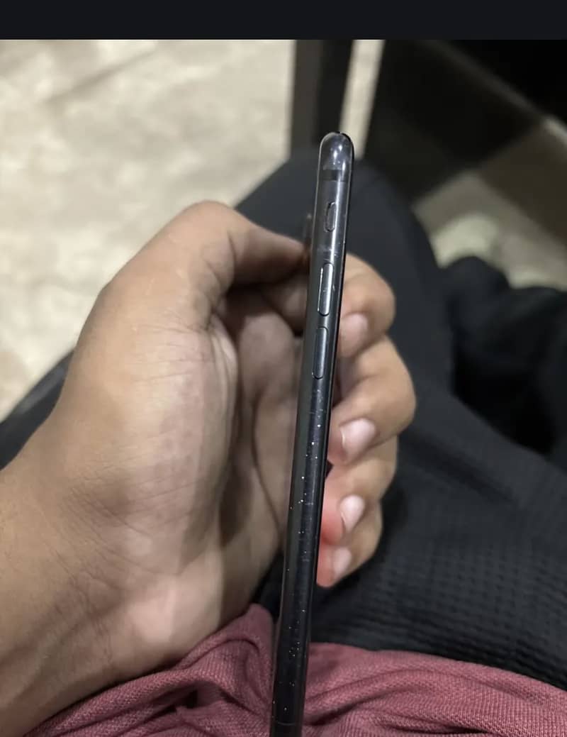 Apple iPhone 7 3
