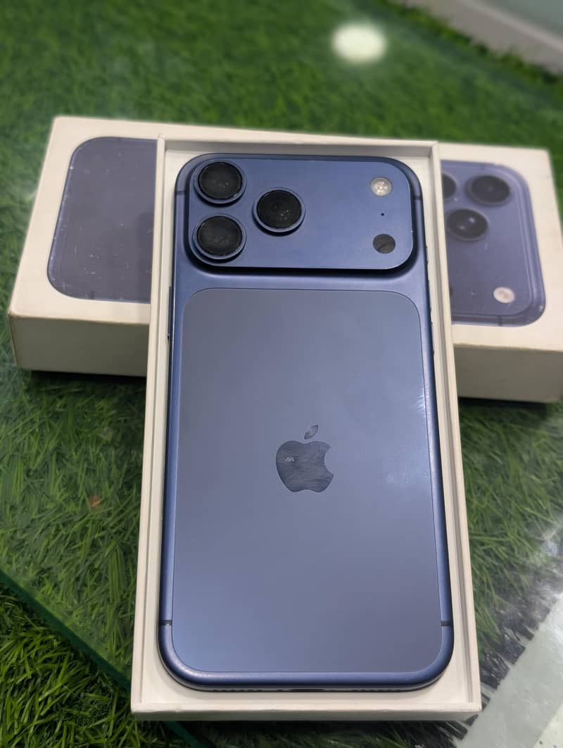 Apple iPhone 17 Pro Max 0