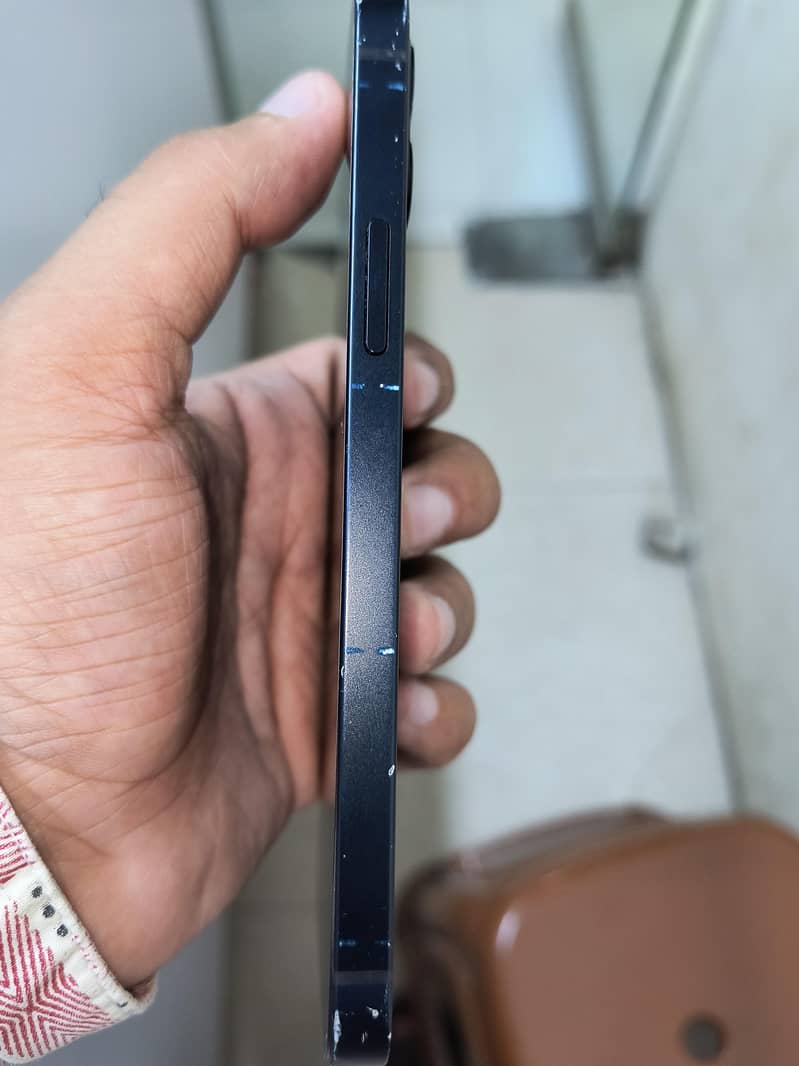 Apple iPhone 12 1