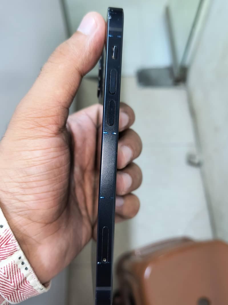 Apple iPhone 12 2