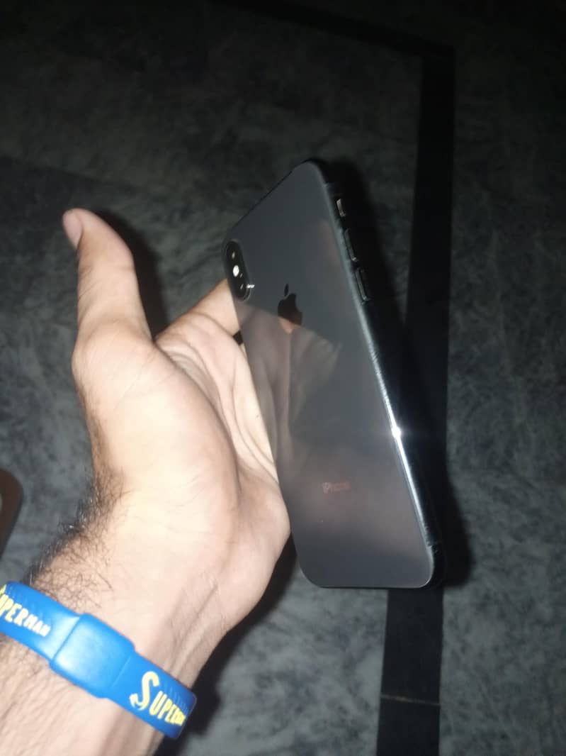 Apple iPhone X 5