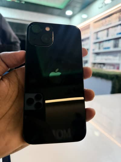 Apple iPhone 13