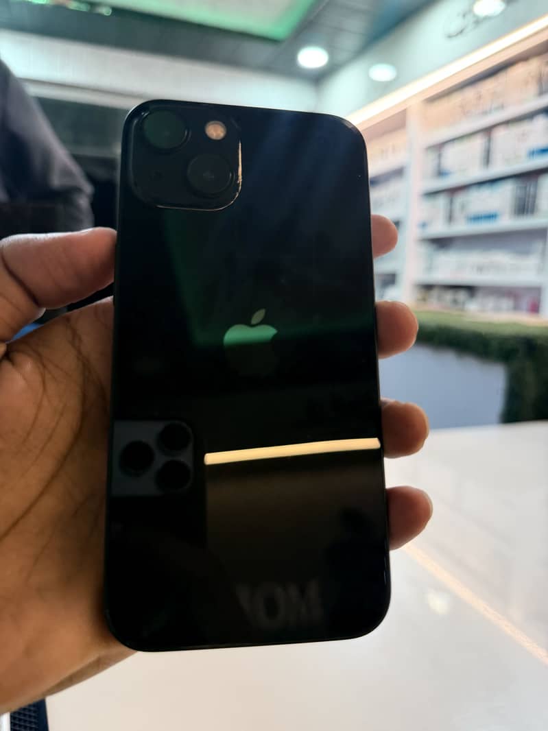 Apple iPhone 13 0