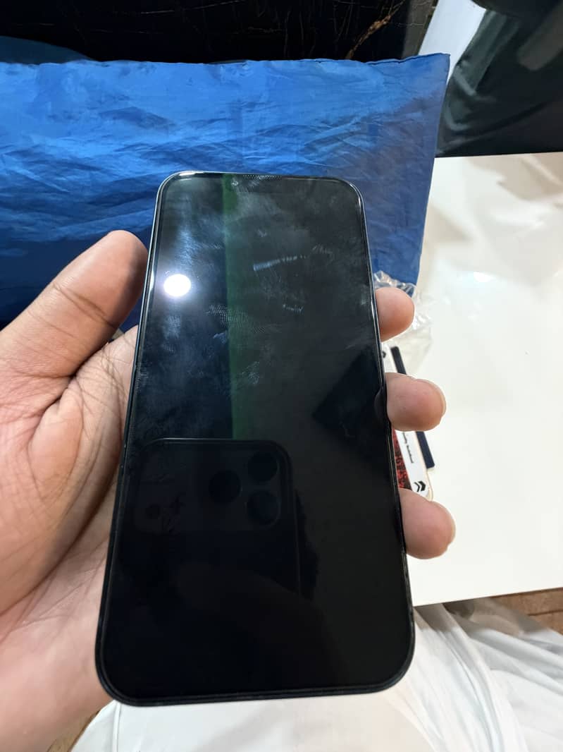 Apple iPhone 13 6