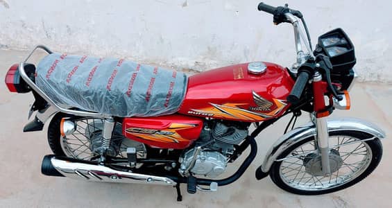 Honda 125cc bike urgent for sale 03076340956  call only my WhatsApp