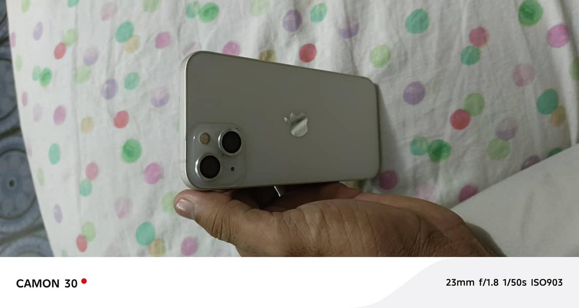 Apple iPhone 13 4