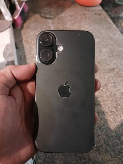 Apple iPhone 16