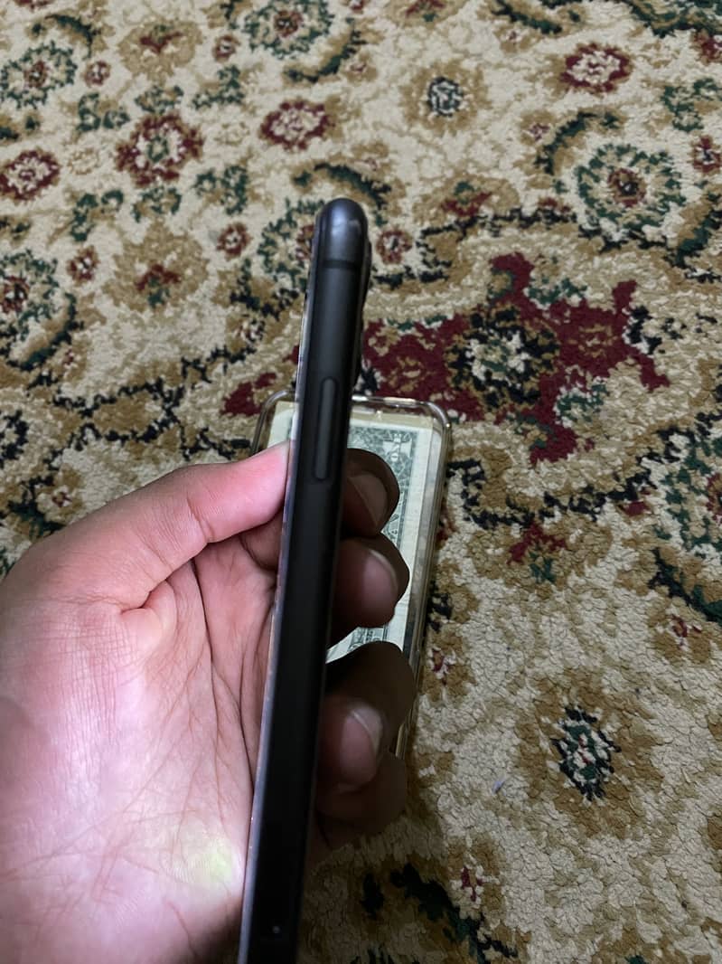 Apple iPhone 11 2