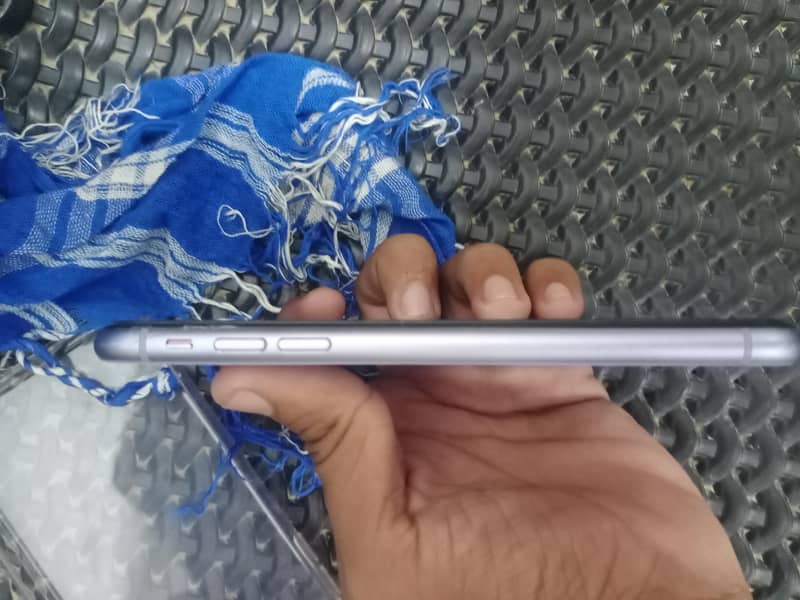 Apple iPhone 11 3