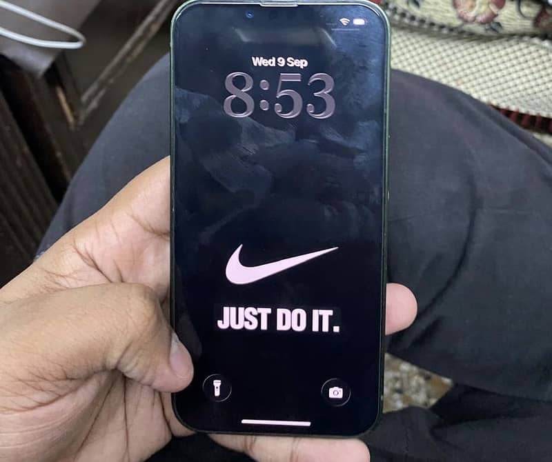 Apple iPhone 13 3