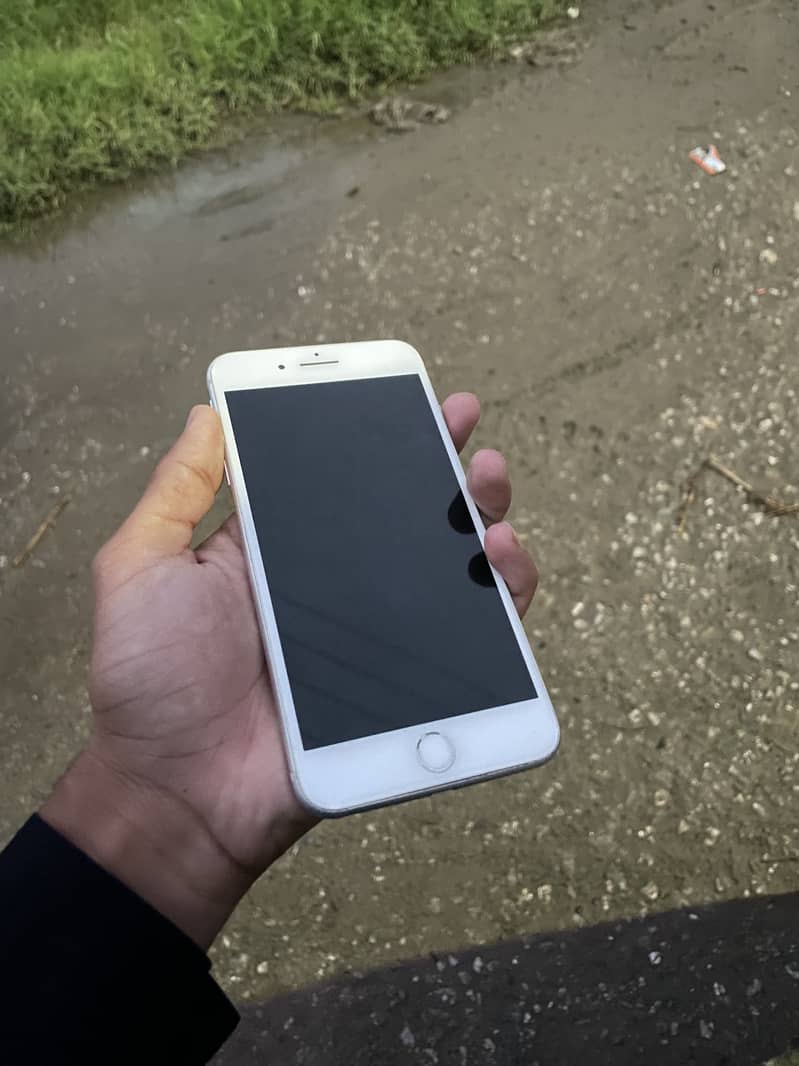 Apple iPhone 8 Plus 2