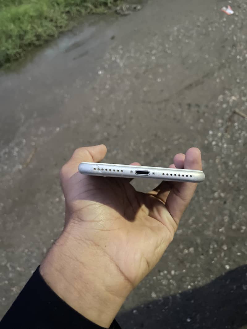 Apple iPhone 8 Plus 5