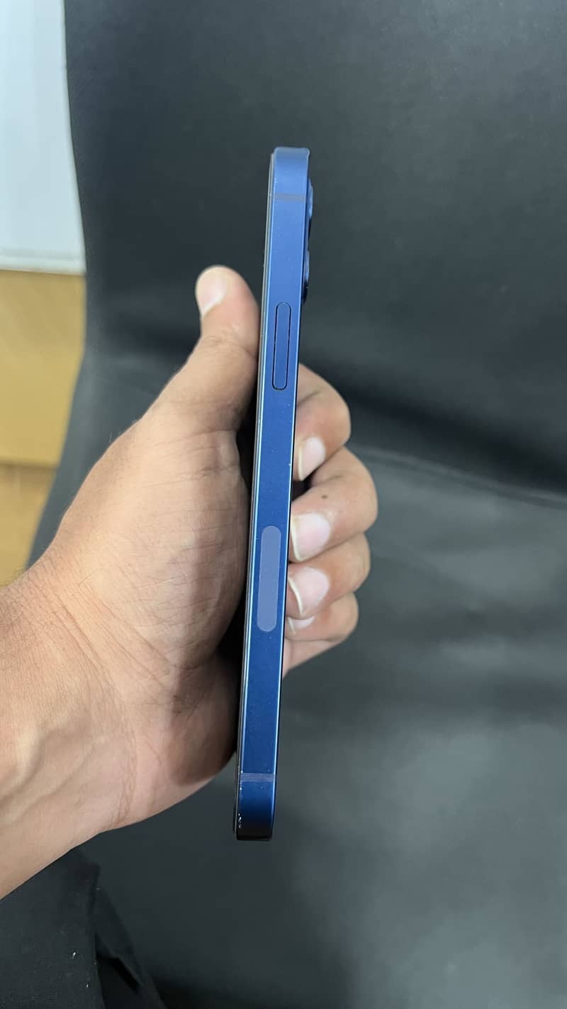 Apple iPhone 12 3