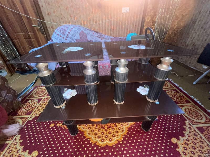 3 tables frame 2