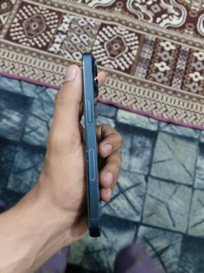 Apple iPhone 14