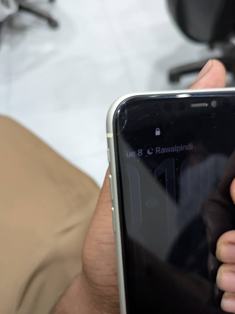 Apple iPhone 11 6