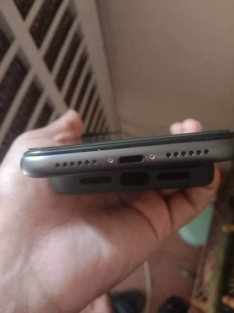 Apple iPhone 11 2