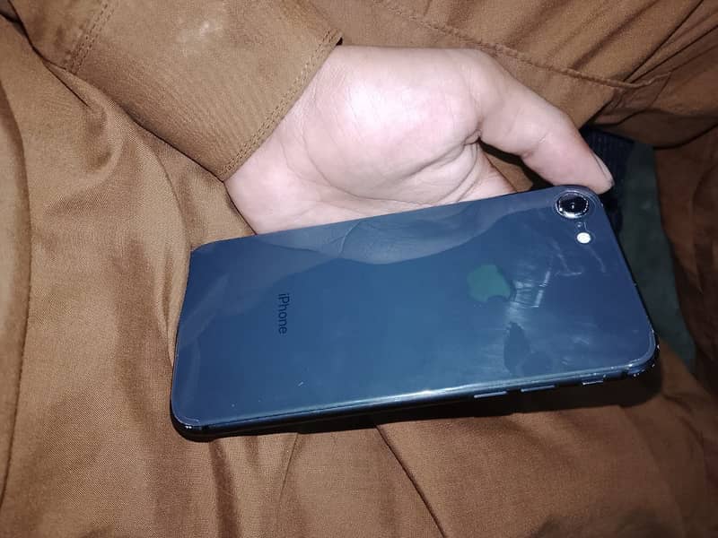 Apple iPhone 8 4