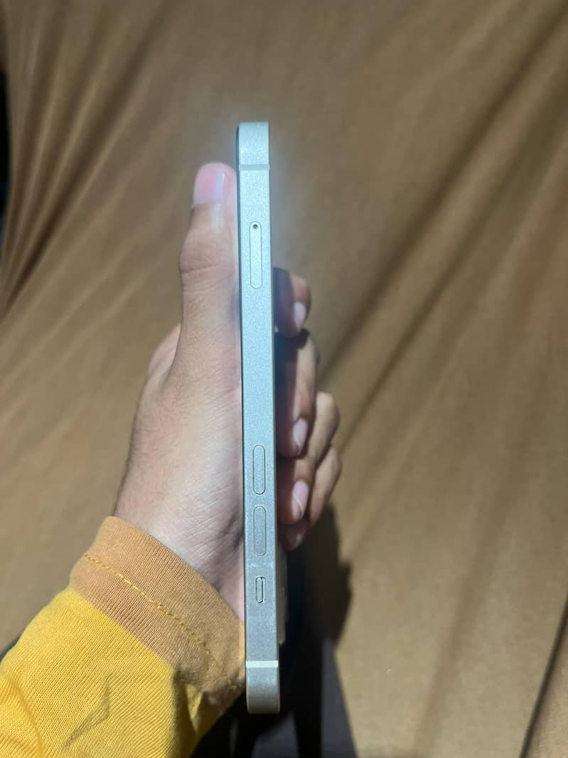 Apple iPhone 13 3