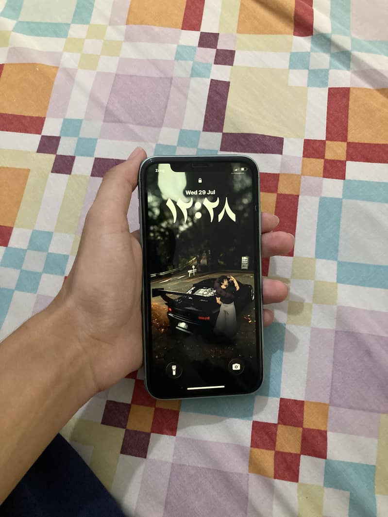 Apple iPhone 11 4