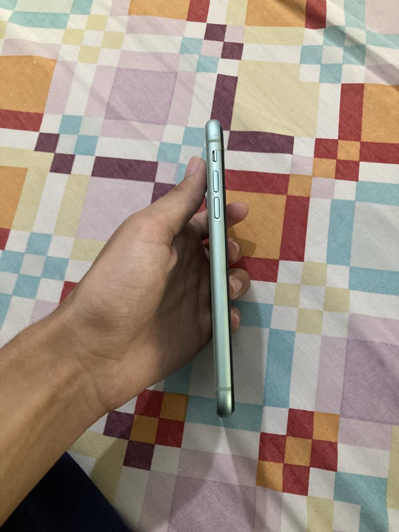 Apple iPhone 11 8