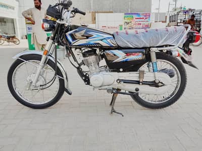 HONDA CG 125/2025 MODEL AVAILABLE FOR SALE. .