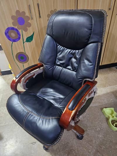 Office boss chair