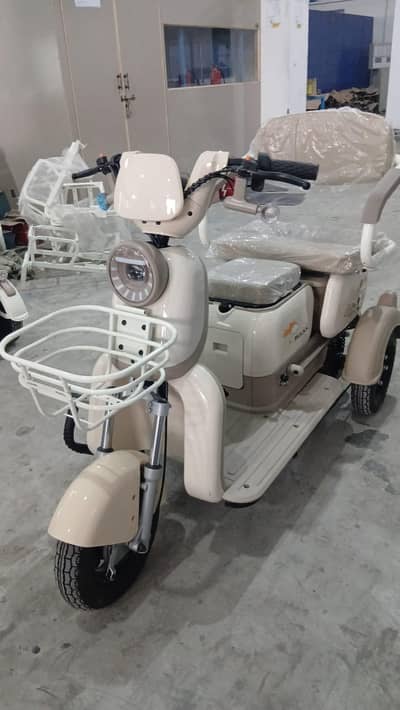 3WHEELS Scooty for sale