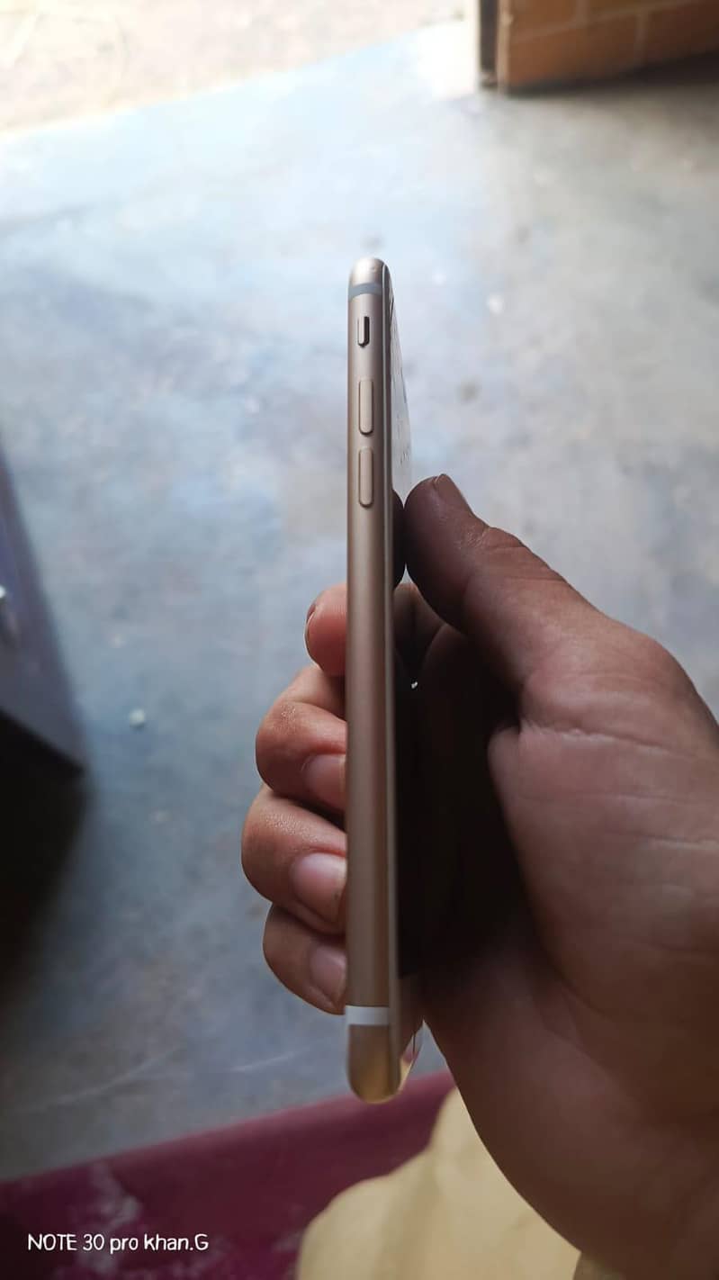 Apple iPhone 7 1