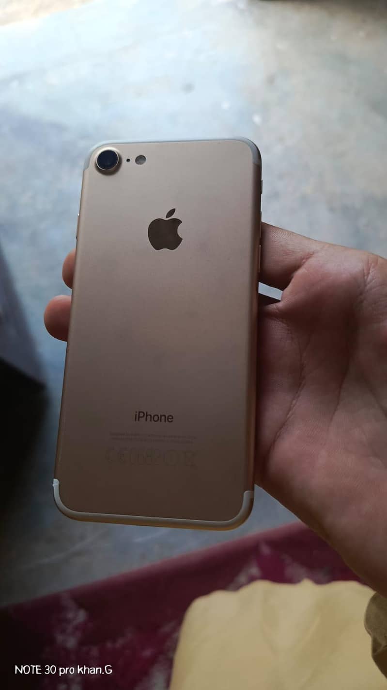 Apple iPhone 7 2