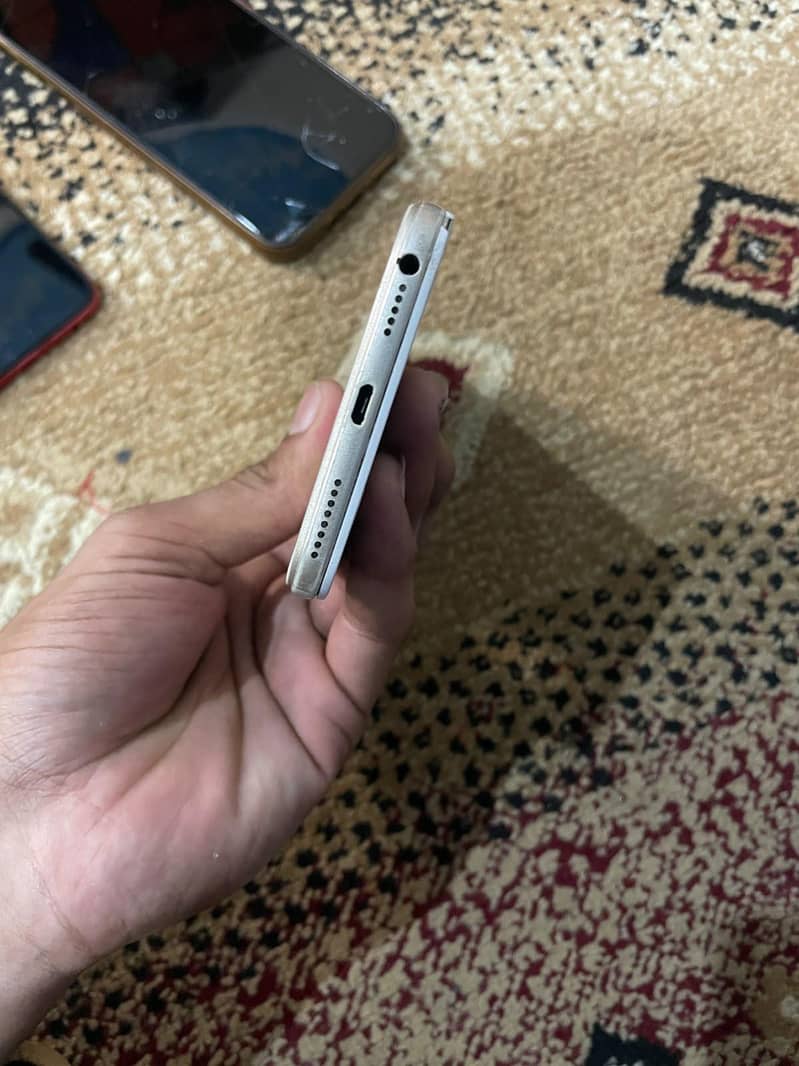 OPPO A57 4