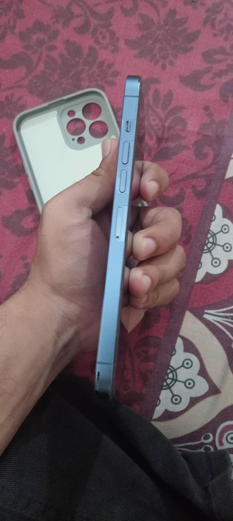 Apple iPhone 13 Pro Max 4