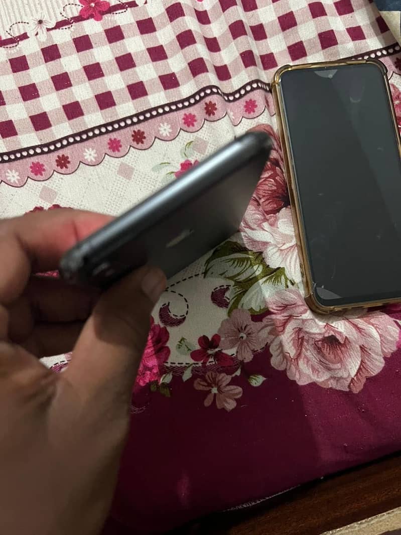 Apple iPhone X x max 4
