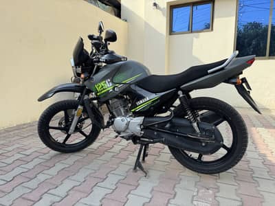YBR 125G for sale in excellent condition with tour accessories fixed.
