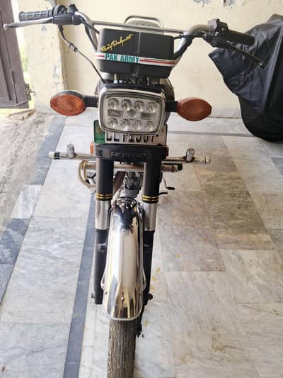 Honda CG125 2015 model in lahore