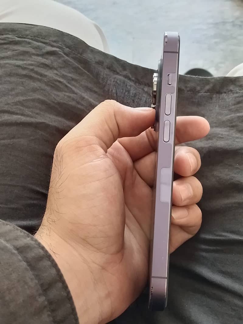 Apple iPhone 14 Pro 1