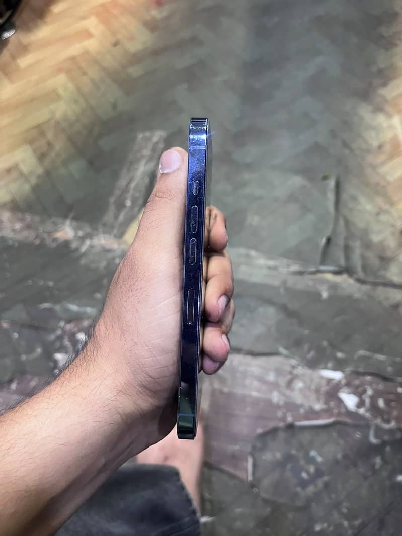 Apple iPhone 13 Pro 0