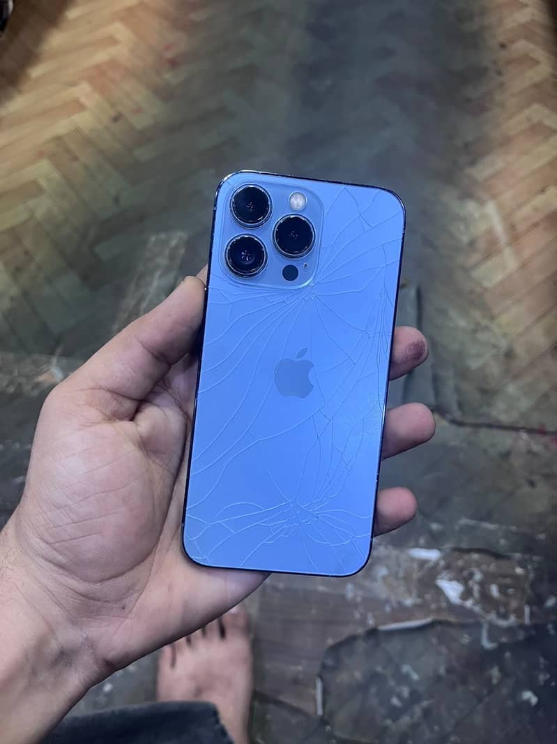 Apple iPhone 13 Pro 2