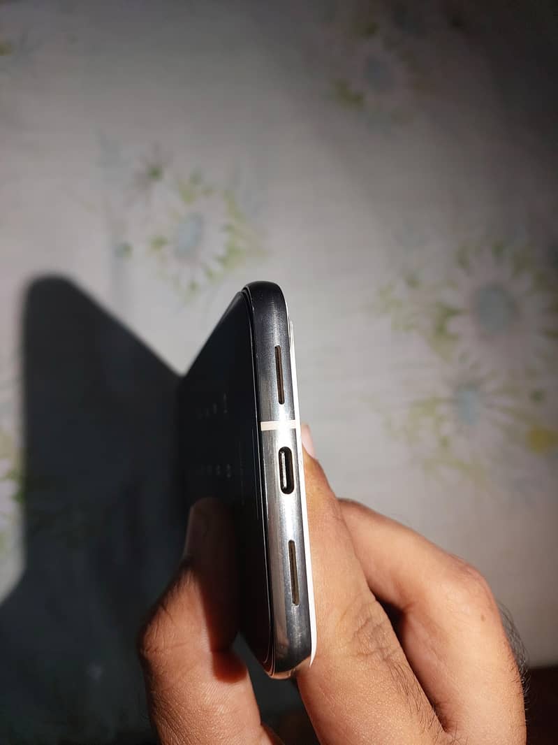 Google Pixel 8 Pro 2