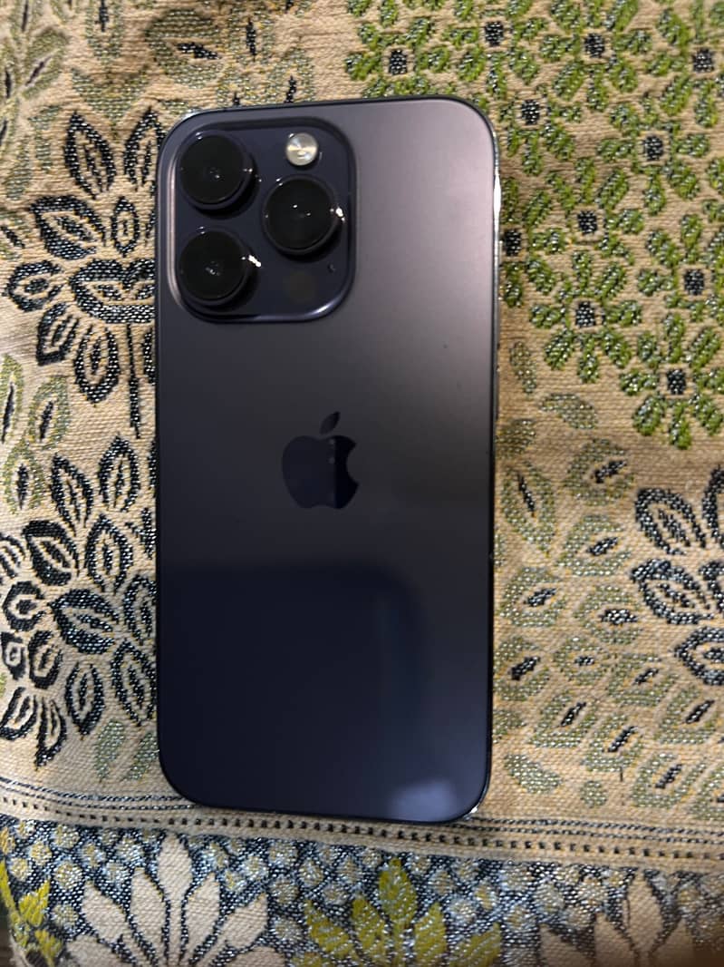 Apple iPhone 14 Pro 1