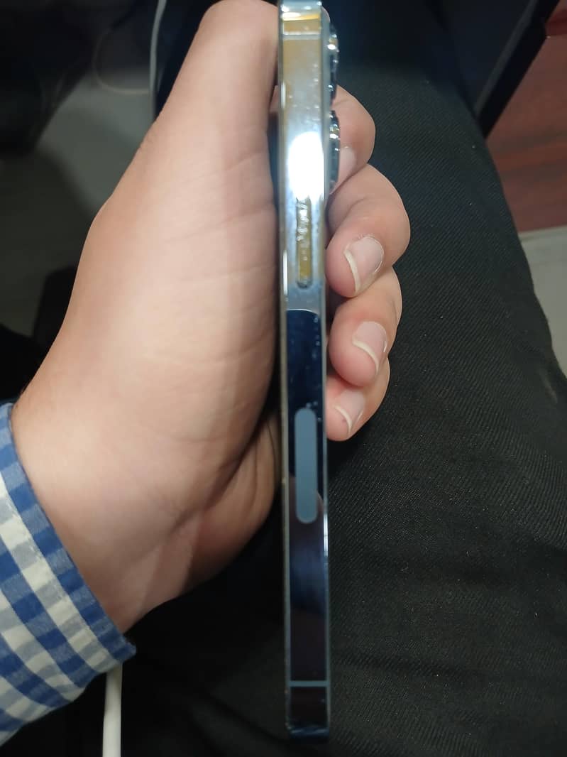 Apple iPhone 13 Pro 1